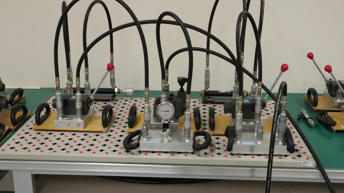 液壓拆裝訓練模組